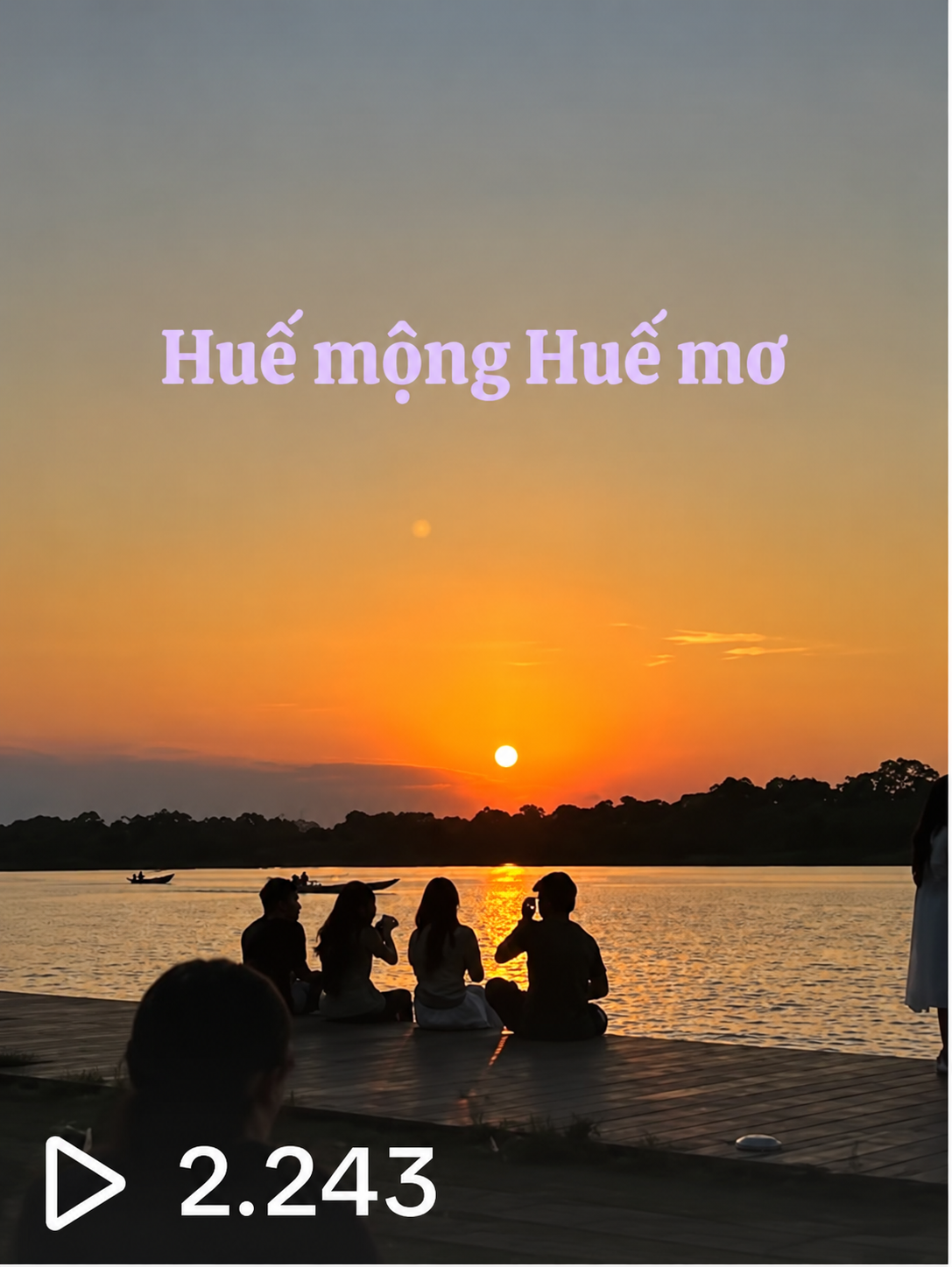 Huế mộng Huế mơ - sunset by the river